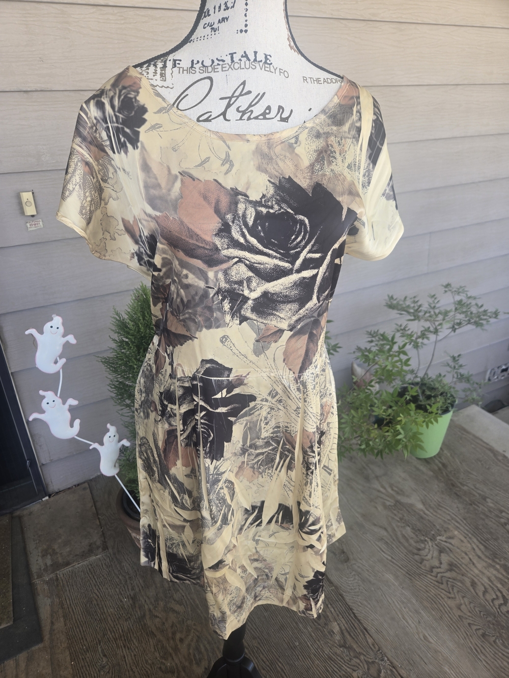 Scott Short Sleeve Summer Dress. Floral With Light Fabric. Size M Petite